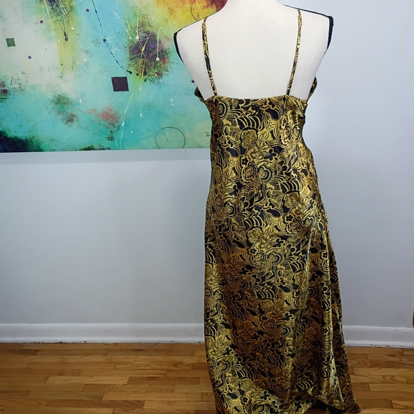 Black And Gold Sleeveless Floral Slip Maxi Nightgown - Picture 4 of 8